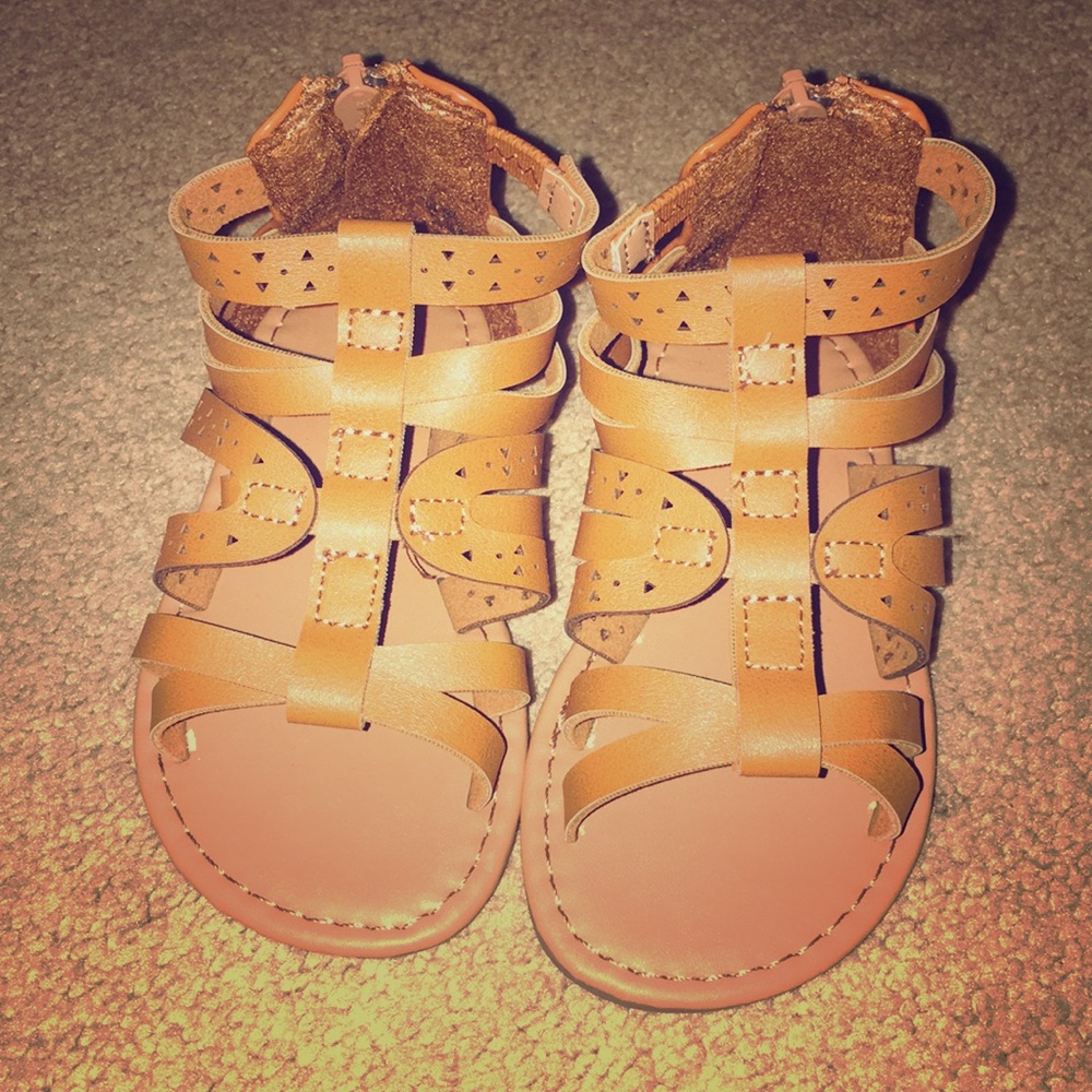Chestnut toddler size 7 sandals